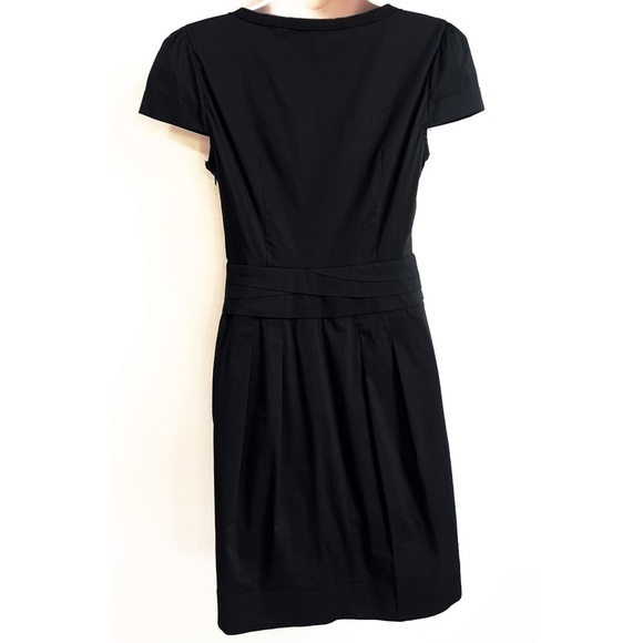 BCBG Maxazria Scoop Neck Cap Sleeve Ruffle Accent Pleated Mini Dress Black Sz 2 - Picture 2 of 11